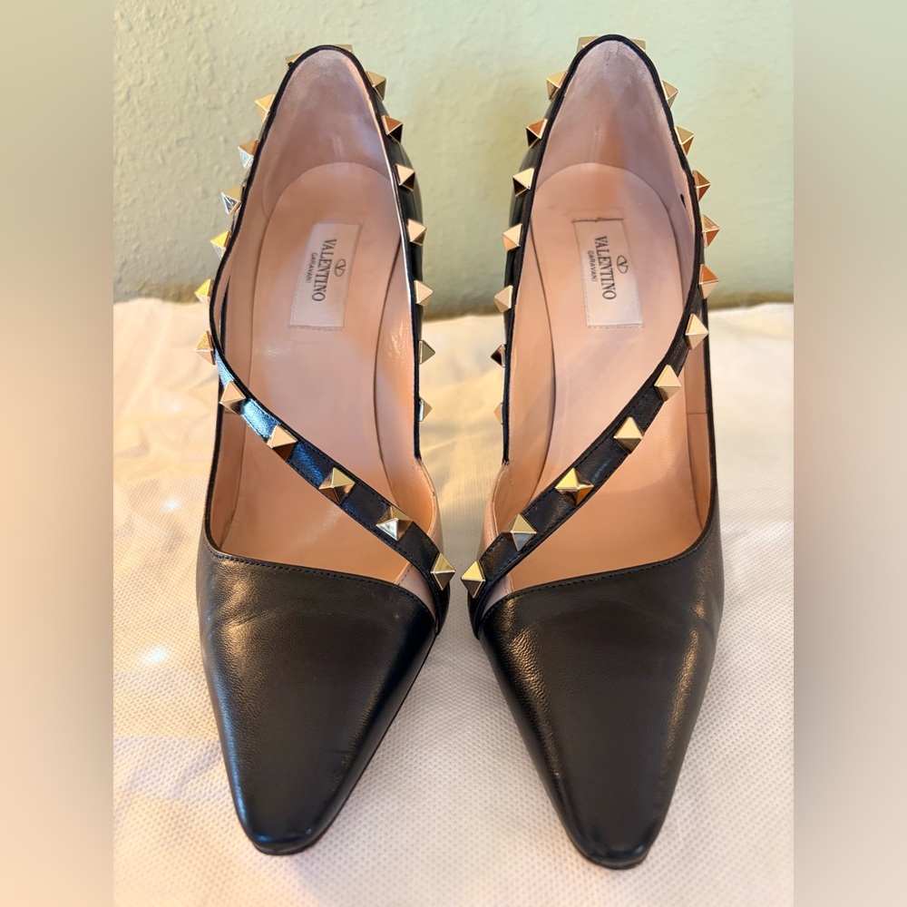 Valentino Studwrap Black Leather Heels Size 37.5 US 7